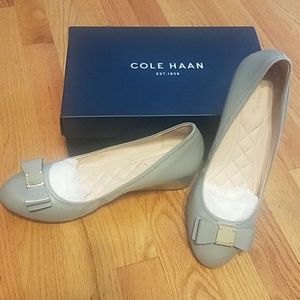 Cole Haan Bow Wedge Size 11